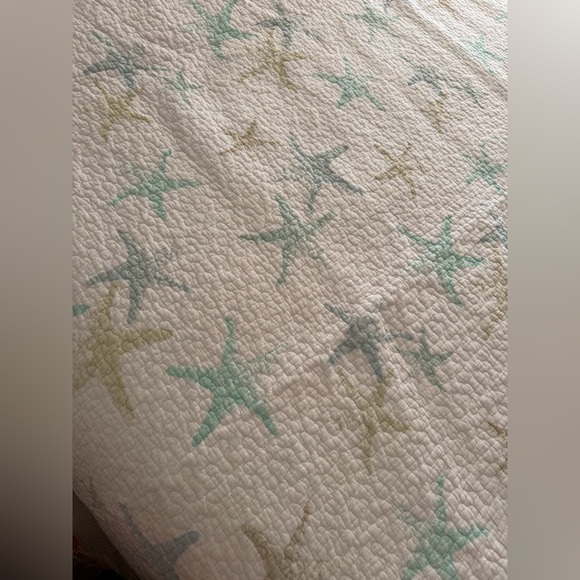 Starfish Quilted Coastal Bedspread White with Aqua & Light Blue Stars 60” x 80” - Picture 4 of 5
